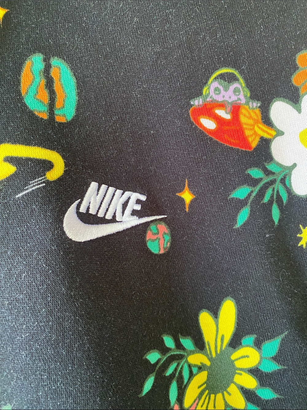 Nike thick hoodie, male/female, excellent condition like new worn minimally - Picture 2 of 5